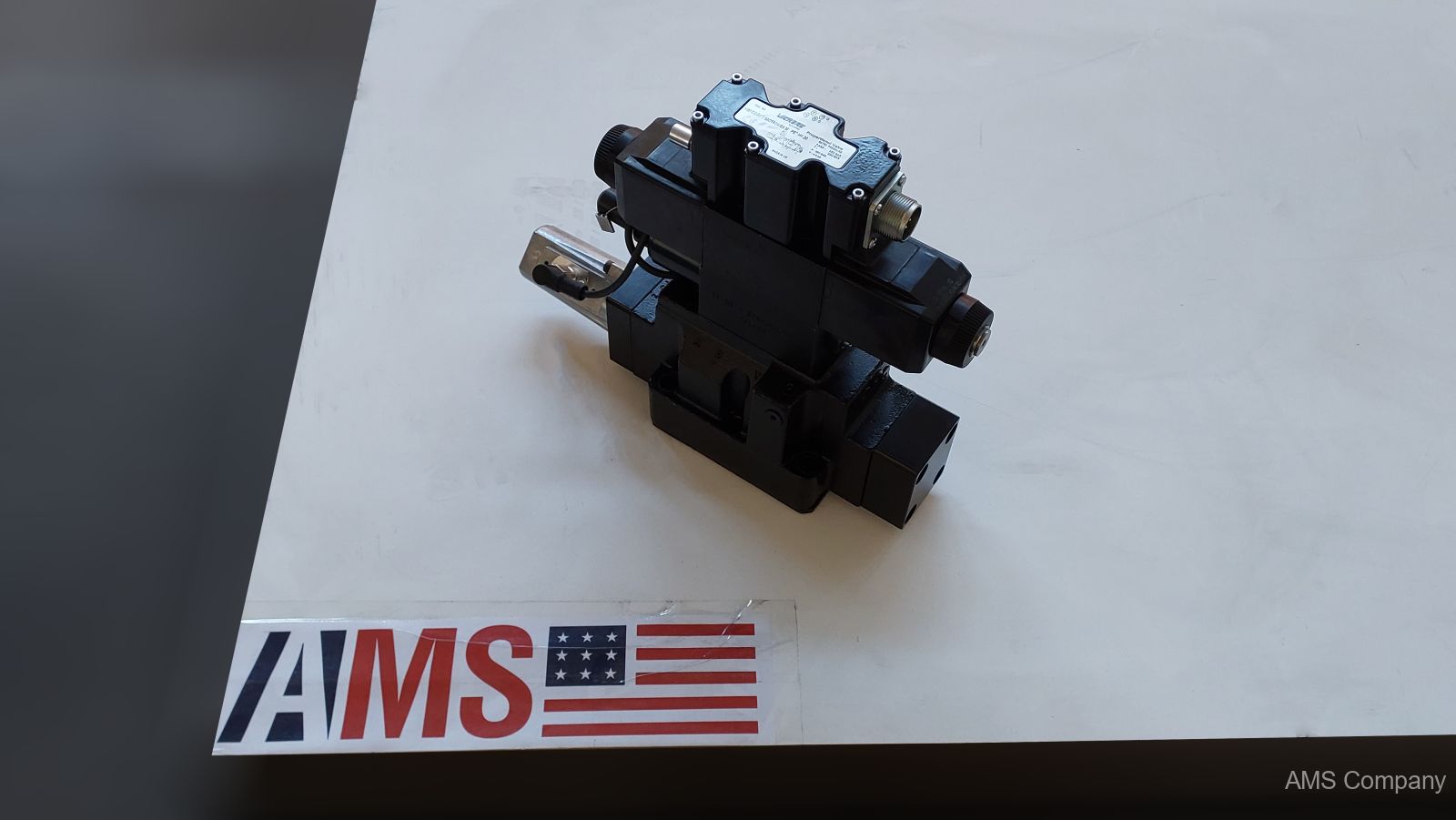 VICKERS 861AN00096A VALVE - Genuine VICKERS Industrial Spare Part